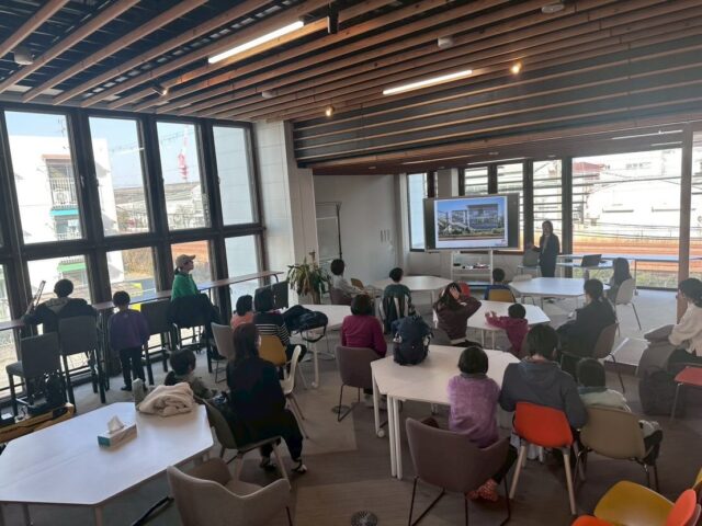 未来を体験！オープンファクトリーで弊社に沢山の方にお越しいただきました！✨🛠️

こんにちは！AtomsWorldの佐野です。

昨日、本日と「工場見学に行こう！あまづくりパビリオン オープンファクトリー」が開催され、弊社は本日、皆様に見学にきていただきました。

今回のテーマは「ZEBで学ぶ省エネの今」。
実際に弊社へお越しいただき、最先端の省エネ建築であるZEBを通して、これからのエネルギーのあり方や「省エネの今」を肌で感じていただきました。🙌

地元の皆さまと直接お話しができ、私たちの仕事が地域とどう繋がっているかを再確認できる、とても充実した一日となりました。

見学にきていただいた皆さま、本当にありがとうございました！

企業情報はプロフィールURLより 👉 atomsworld.co.jp
弊社ZEB社屋の見学をご希望の方は是非コメント欄へご連絡ください！💬

#AtomsWorld #尼崎 #SDGs #ZEB #オープンファクトリー