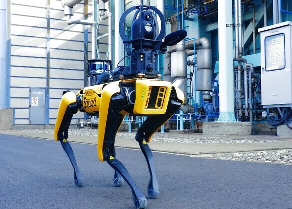 来週はいよいよ学校へ！ロボット体験授業の準備中です🤖✨

こんにちは！AtomsWorldの佐野です。

来週、グループ会社SpaceGrabのロボティクス事業部と一緒に、とある学校へ伺うことになりました！✨

今回は、学生の皆さんへの説明会に加え、実際にロボットに触れていただく体験授業も実施します。

本日は、その事前準備の真っ最中！📸
どうすれば学生の皆さんに技術の面白さが伝わるか、ロボットの動きを細かくチェックしたり、機材を整えたりと、チーム一同心を込めて準備を進めています。

次世代を担う若い皆さんが、ロボティクス技術を通じてどんな未来を想像してくれるのか、今から当日がとても楽しみです。🤝

当日の様子もまたお届けしますので、ぜひ楽しみにしていてくださいね！
 
企業情報はプロフィールURLより 👉 atomsworld.co.jp
弊社ZEB社屋の見学をご希望の方は是非コメント欄へご連絡ください！💬
 
#AtomsWorld #SpaceGrab #ロボティクス #技術エンジニアリング #ロボット