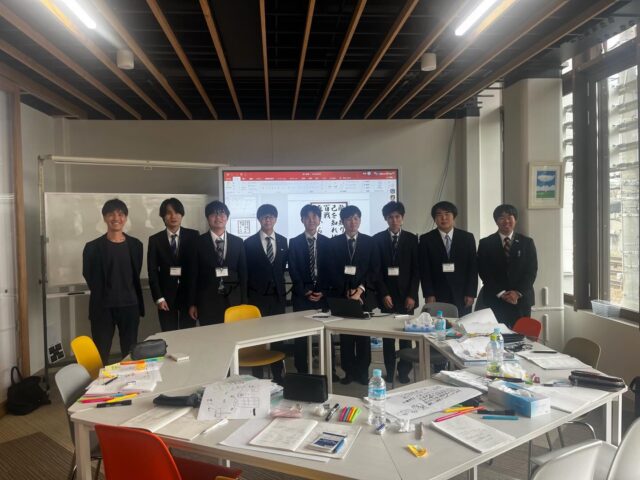 AtomsWorld事業創造室について学習🤖

こんにちは！AtomsWorldのもっちーです。

本日の新入社員研修では、AtomsWorld事業創造室の取り組みについて理解を深めました📖

農業と太陽光発電を組み合わせた「ソーラーシェアリング」による、新しい農業の在り方やエネルギー活用の事業について知ることができました📊

さらに、ビジネスモデルの考え方についても学び、収益の仕組みや新たな価値の生み出し方への理解がより一層深まりました💡

今回の学びを今後の事業に活かしながら、グループ会社として連携し、新たな価値創造に挑戦し続けていきます🌱

#AtomsWorld #エネルギー#ソーラーシェアリング #地方創生 #新入社員研修