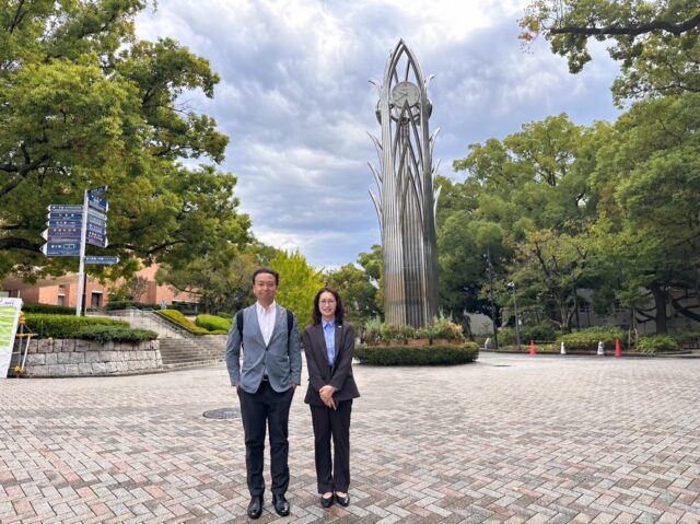 🏫関西大学を訪問しました✨

こんにちは！AtomsWorldの佐野です。

本日、グループ会社の大昭産業株式会社の取締役とともに、関西大学のキャリアセンターを訪問させていただきました！

実は、関西大学は取締役の母校でもあり、学生時代を懐かしみながら学内を巡りました🏫

学内では多くの学生の皆さんが行き交い、明るく活気のある雰囲気がとても印象的でした✨

今回の訪問で伺ったお話を参考にしながら今後の採用活動に生かし、より多くの方に大昭産業について知っていただけるよう取り組んでいきたいと思います😊

企業情報はプロフィールURLより👉 atomsworld.co.jp
弊社ZEB社屋の見学をご希望の方は、ぜひコメント欄へご連絡ください！

#AtomsWorld #大昭産業 #関西大学 #キャリアセンター #学校訪問